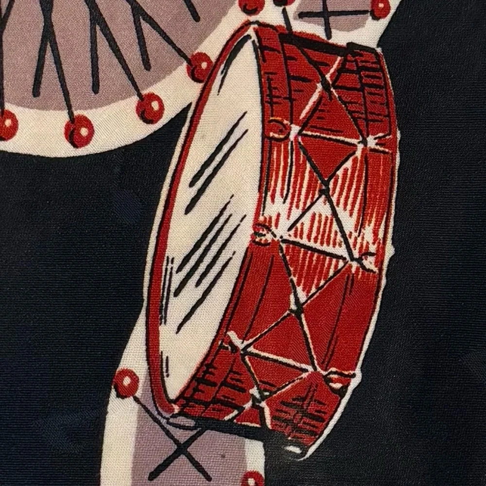 Beautiful Vintage Hand-Painted Drum Tie - Picture 4 of 4